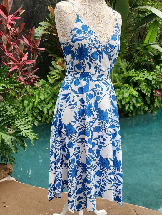 unknown brand Dresses & Skirts - Stunning Blue and White Floral Sundress. Go To Summer Dress!